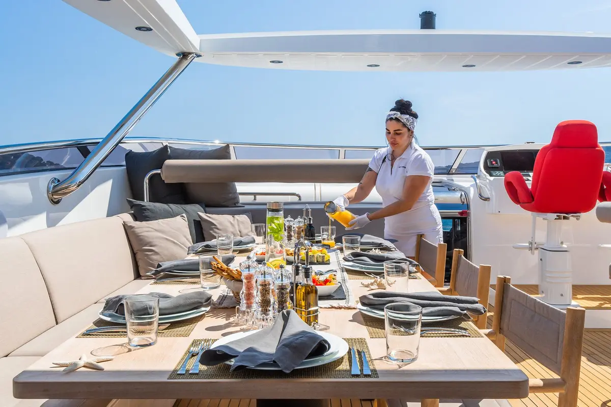 Invictus 280 GT
