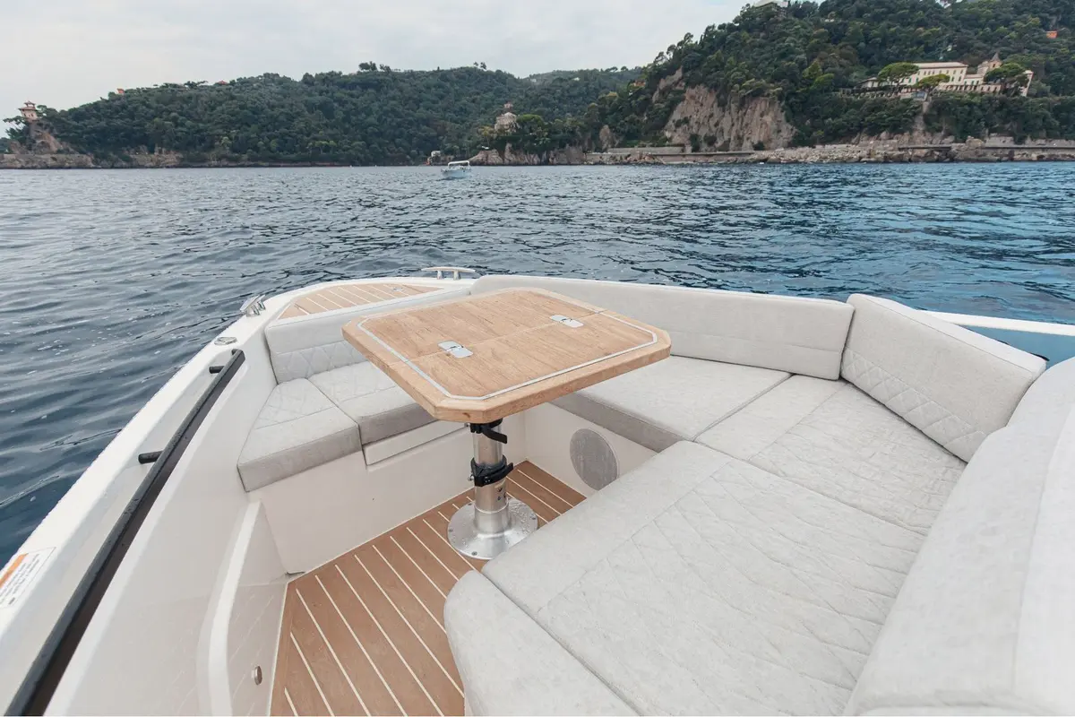 Saxdor 400 GTO, camarote principal — Saint-Tropez Lux Yachts, Saint-Tropez. Saxdor 400 GTO — 12.4m